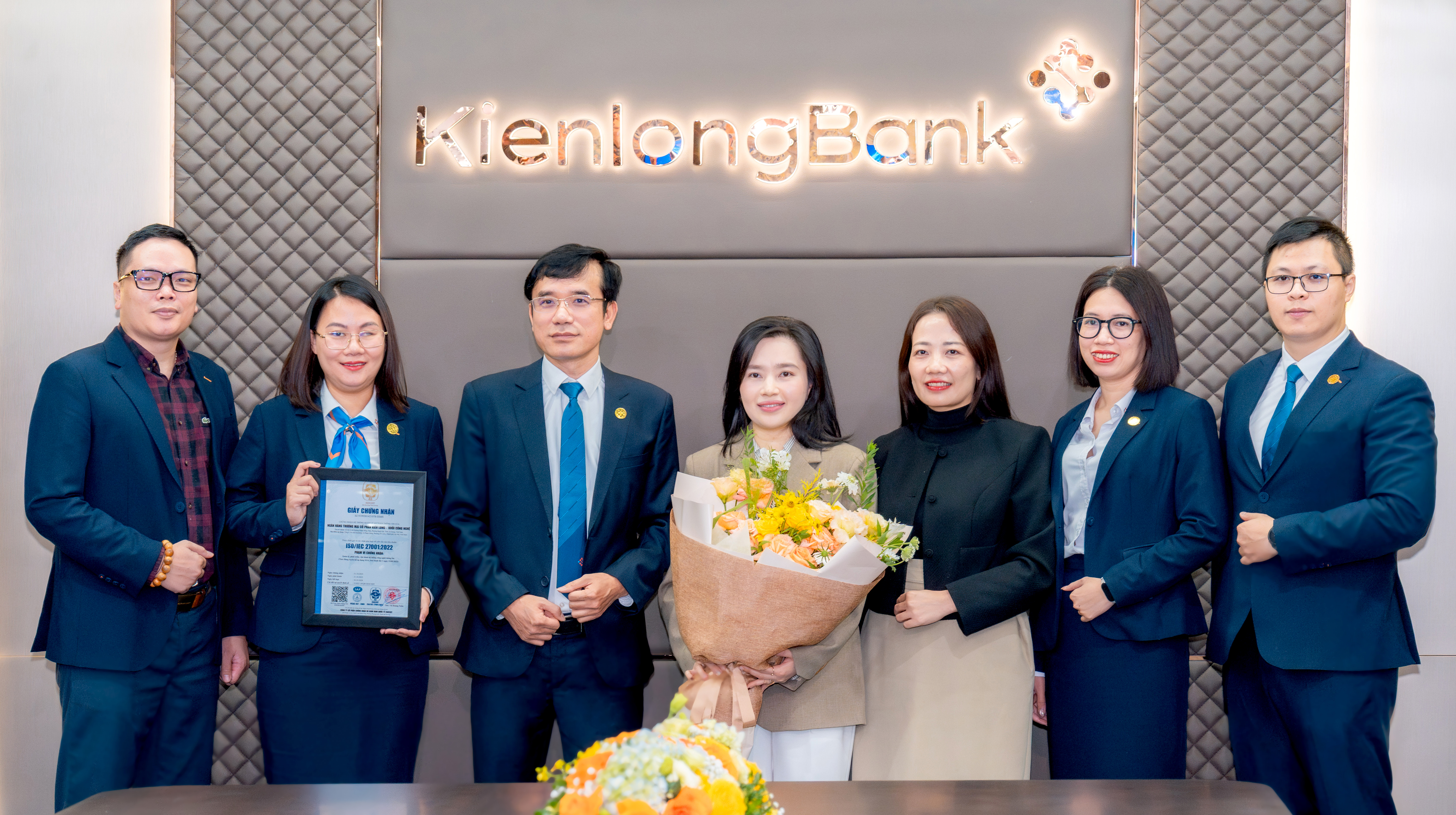 KienlongBank: “Công nghệ vững vàng – Ngân hàng vươn xa” Hành trình khẳng định năng lực an toàn thông tin theo tiêu chuẩn quốc tế ISO/IEC 27001:2022 của Khối Công Nghệ