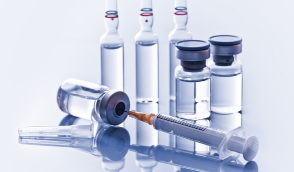 Chiến dịch vaccine trên toàn thế giới gây chú ý với ống tiêm